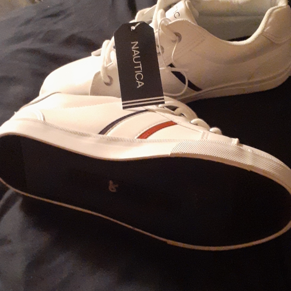Shoes - Picture 3 of 4